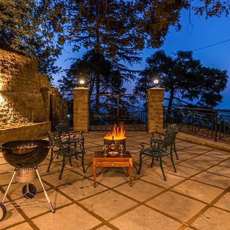 Stayvista At Paris Villa With Pvt Pool & Valley View Касаули Екстериор снимка