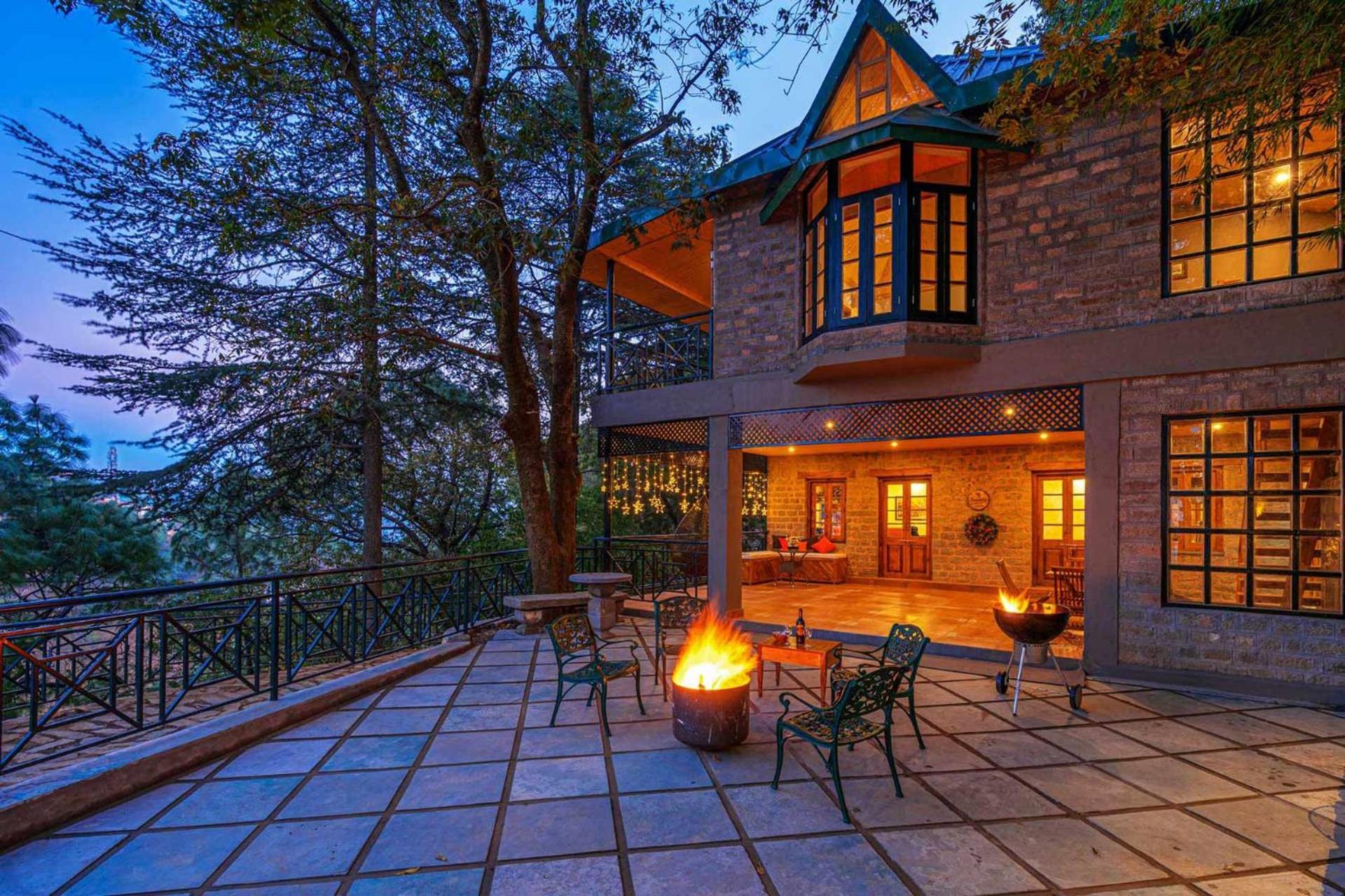 Stayvista At Paris Villa With Pvt Pool & Valley View Касаули Екстериор снимка