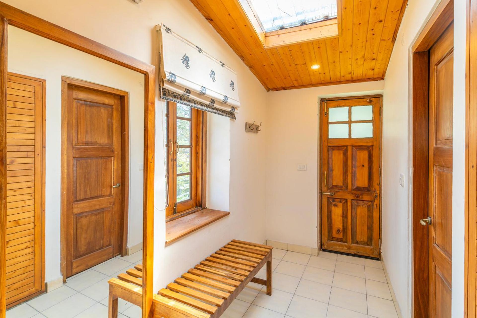 Stayvista At Paris Villa With Pvt Pool & Valley View Касаули Екстериор снимка