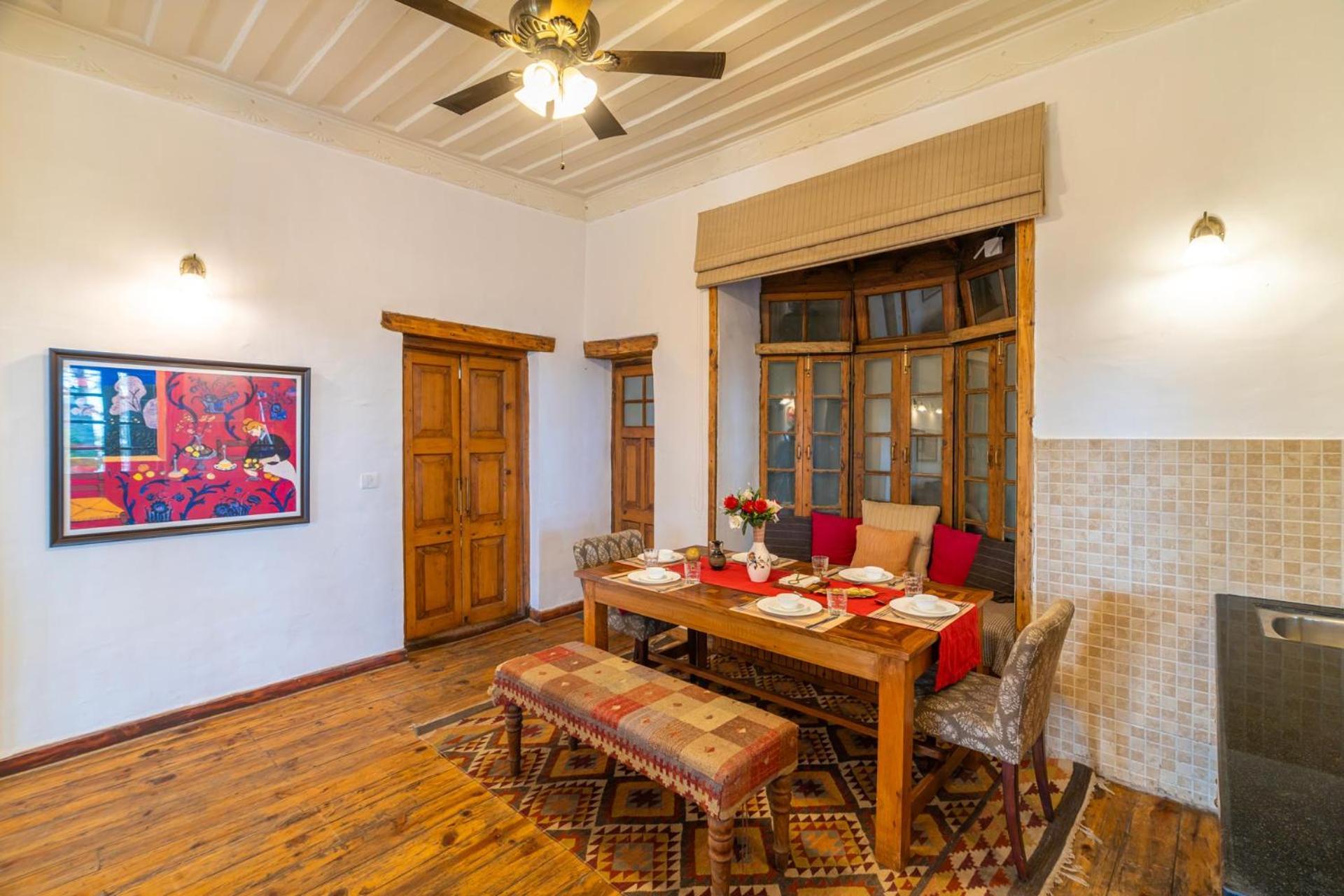 Stayvista At Paris Villa With Pvt Pool & Valley View Касаули Екстериор снимка