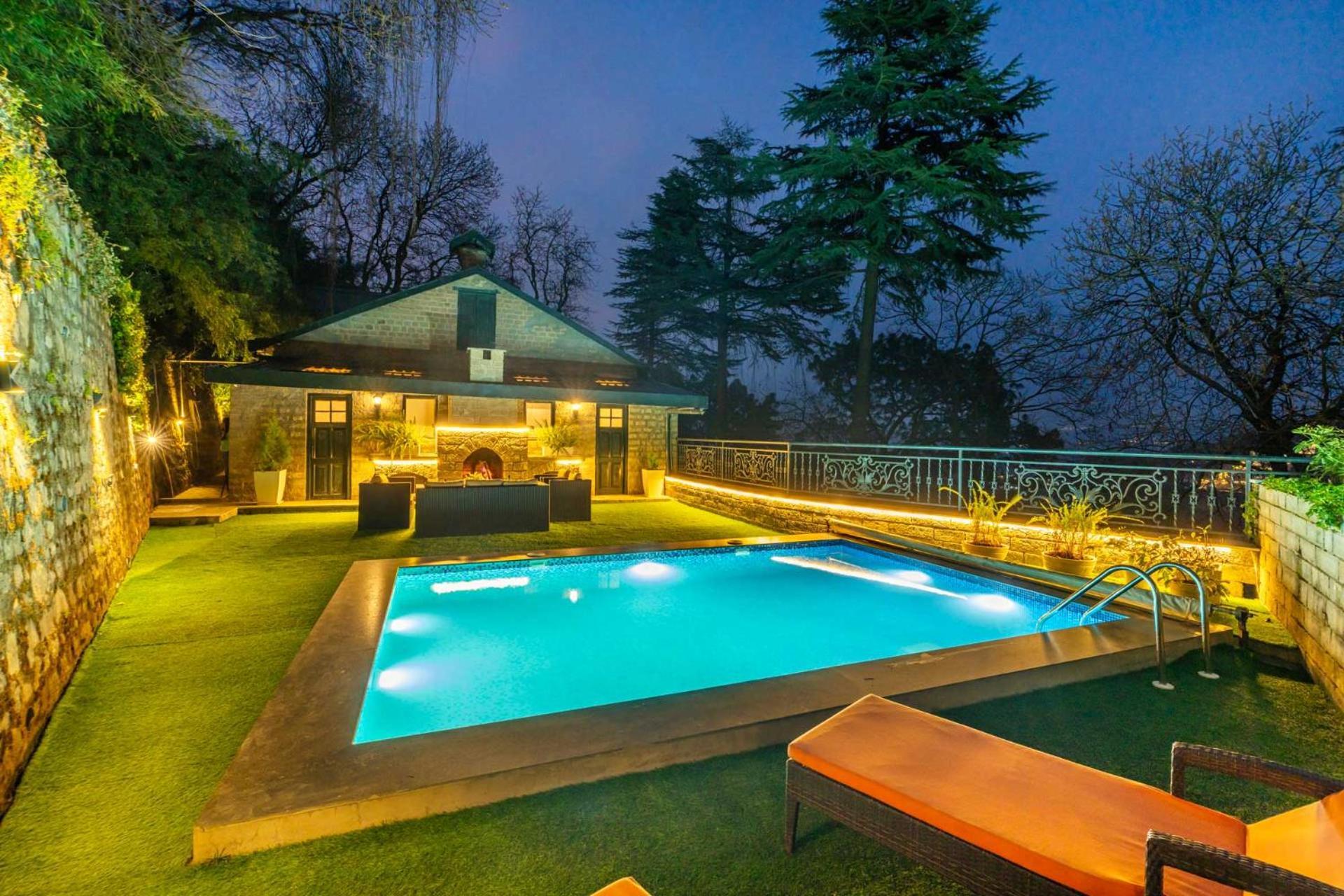 Stayvista At Paris Villa With Pvt Pool & Valley View Касаули Екстериор снимка