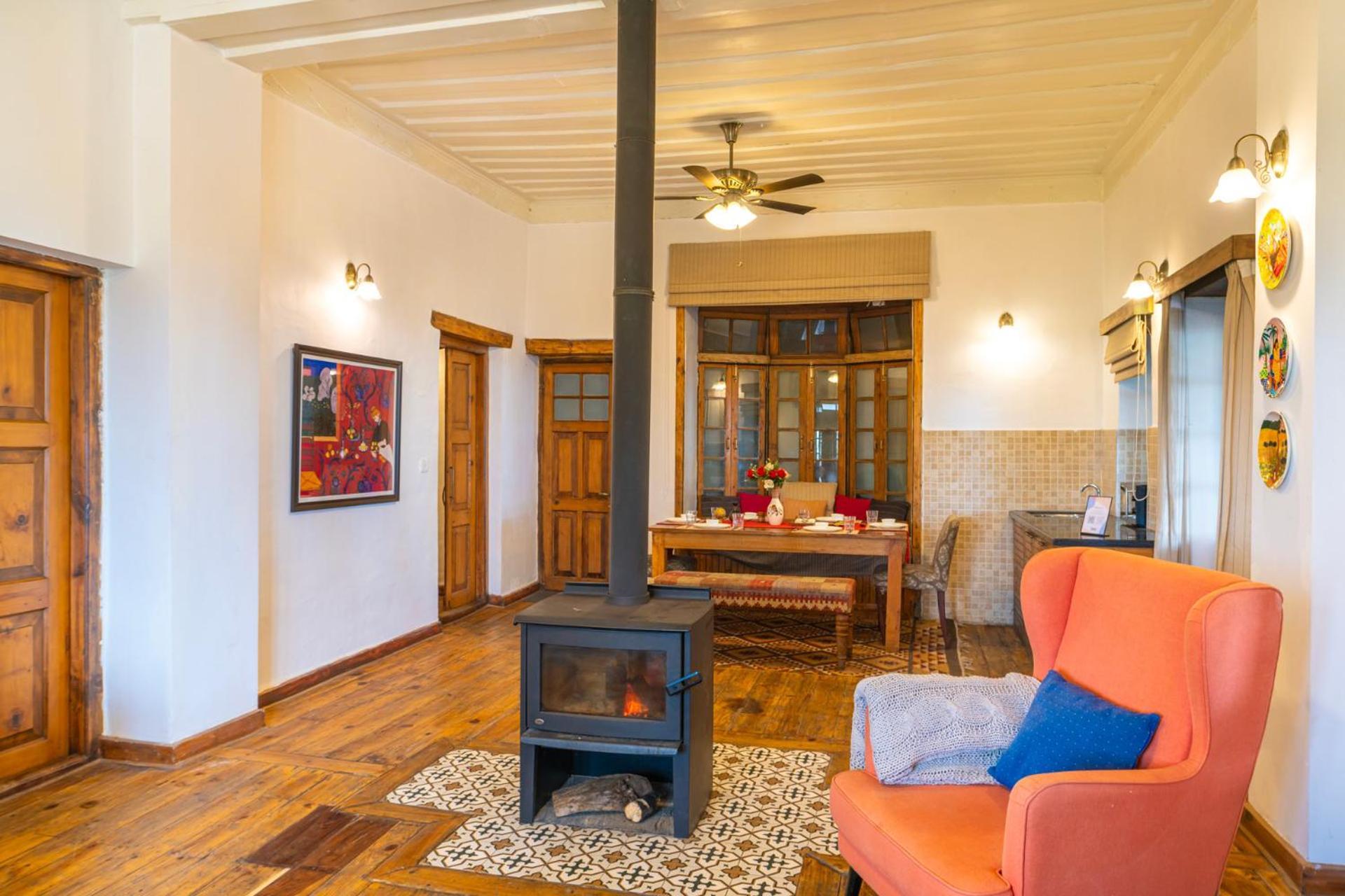 Stayvista At Paris Villa With Pvt Pool & Valley View Касаули Екстериор снимка