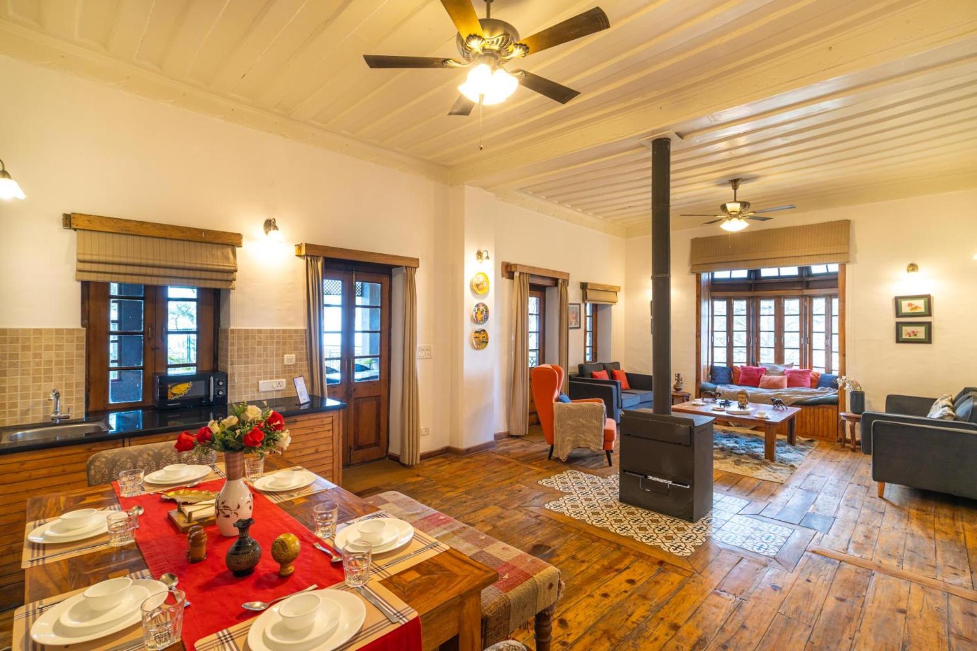 Stayvista At Paris Villa With Pvt Pool & Valley View Касаули Екстериор снимка
