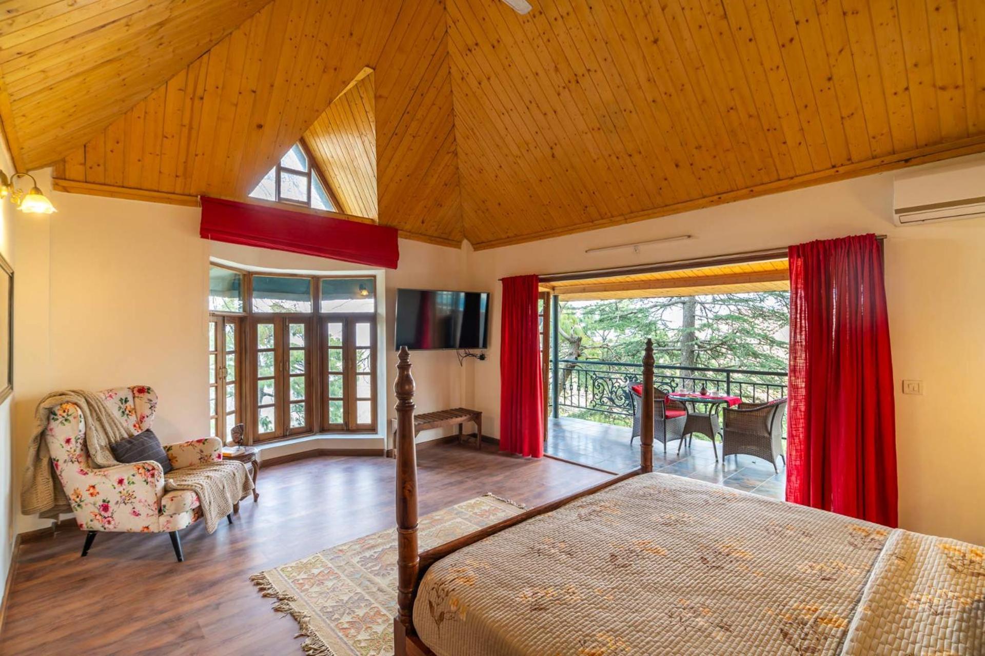 Stayvista At Paris Villa With Pvt Pool & Valley View Касаули Екстериор снимка