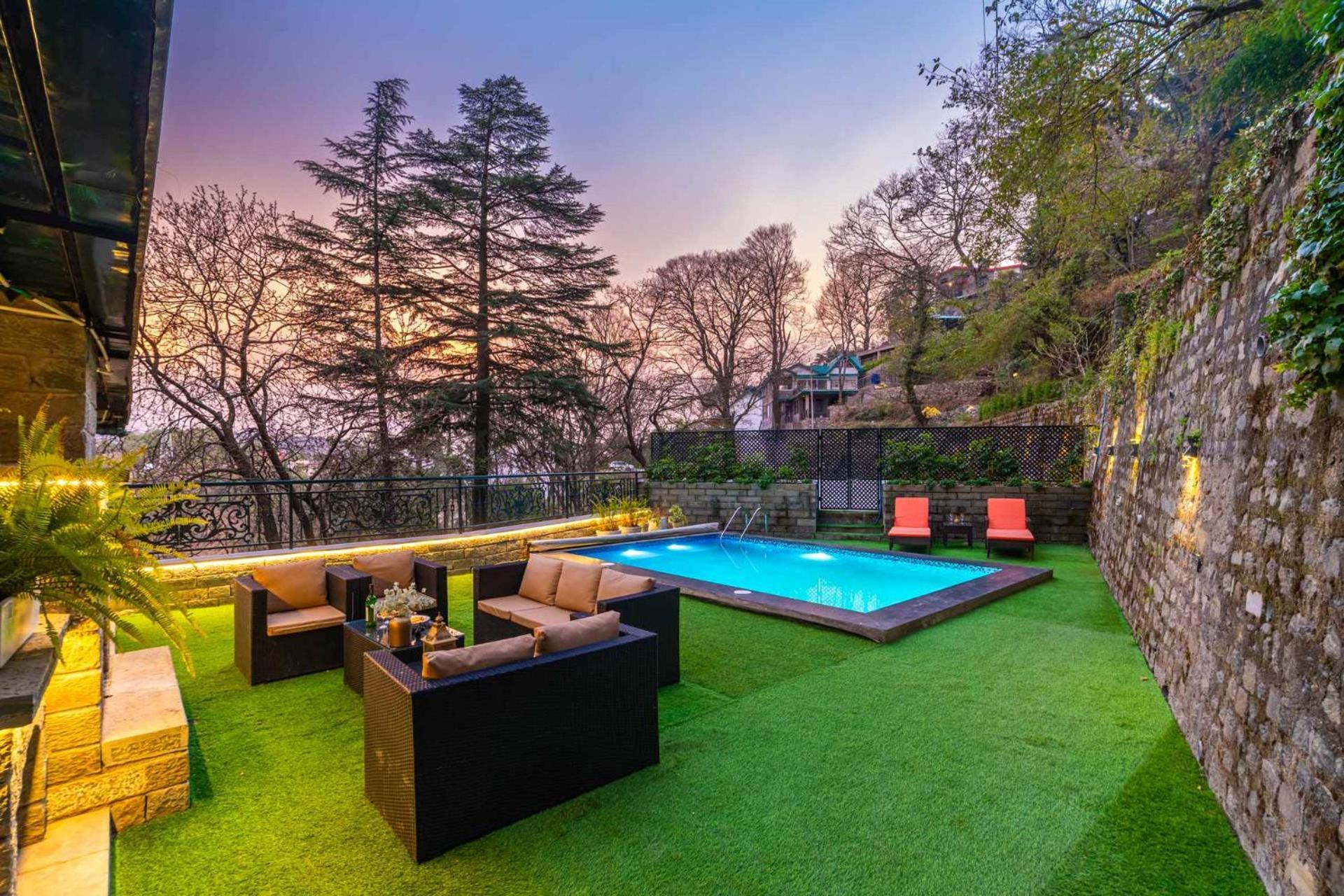 Stayvista At Paris Villa With Pvt Pool & Valley View Касаули Екстериор снимка