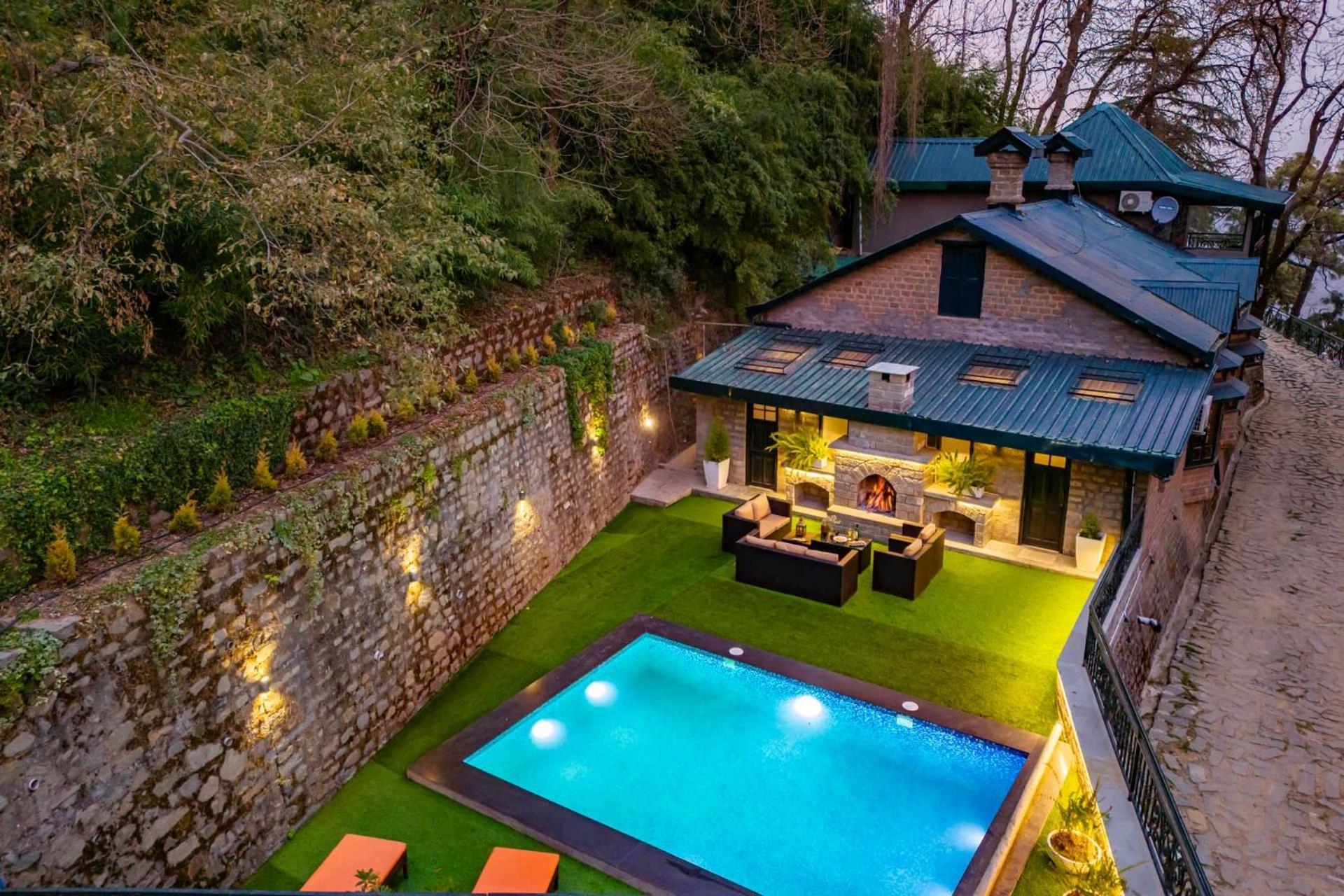 Stayvista At Paris Villa With Pvt Pool & Valley View Касаули Екстериор снимка